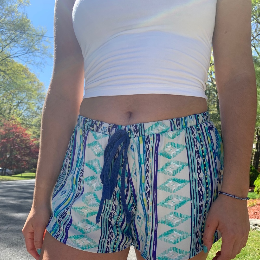 Patterned Flow Shorts